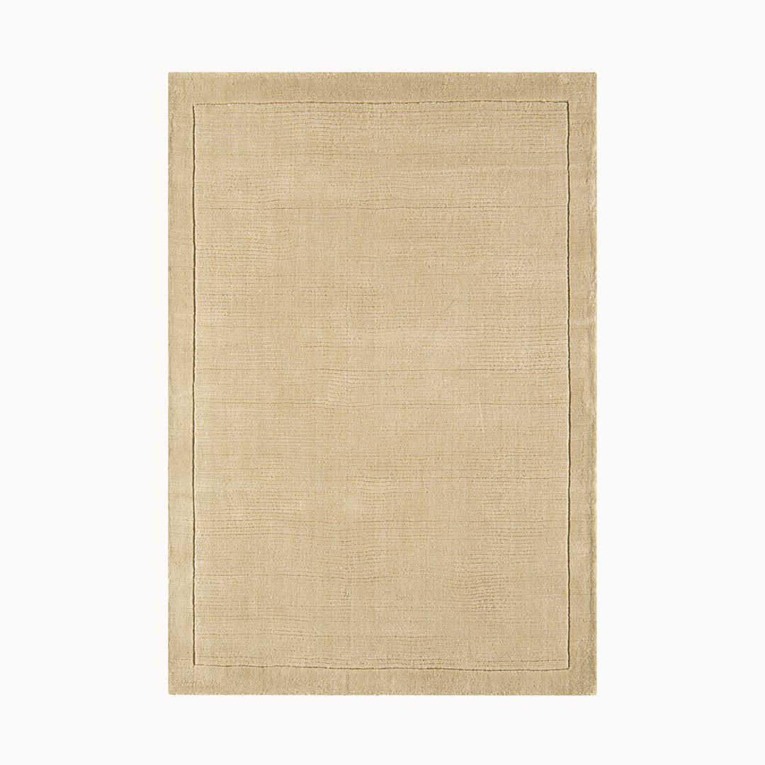160x230cmサイズの、落ち着いたナチュラルなベージュカラーに、リブとボーダーがスタイリッシュ感を添える、サステナブルな天然素材ウール(羊毛)100%製RUGHAUSのふんわりシンプル手織りラグ