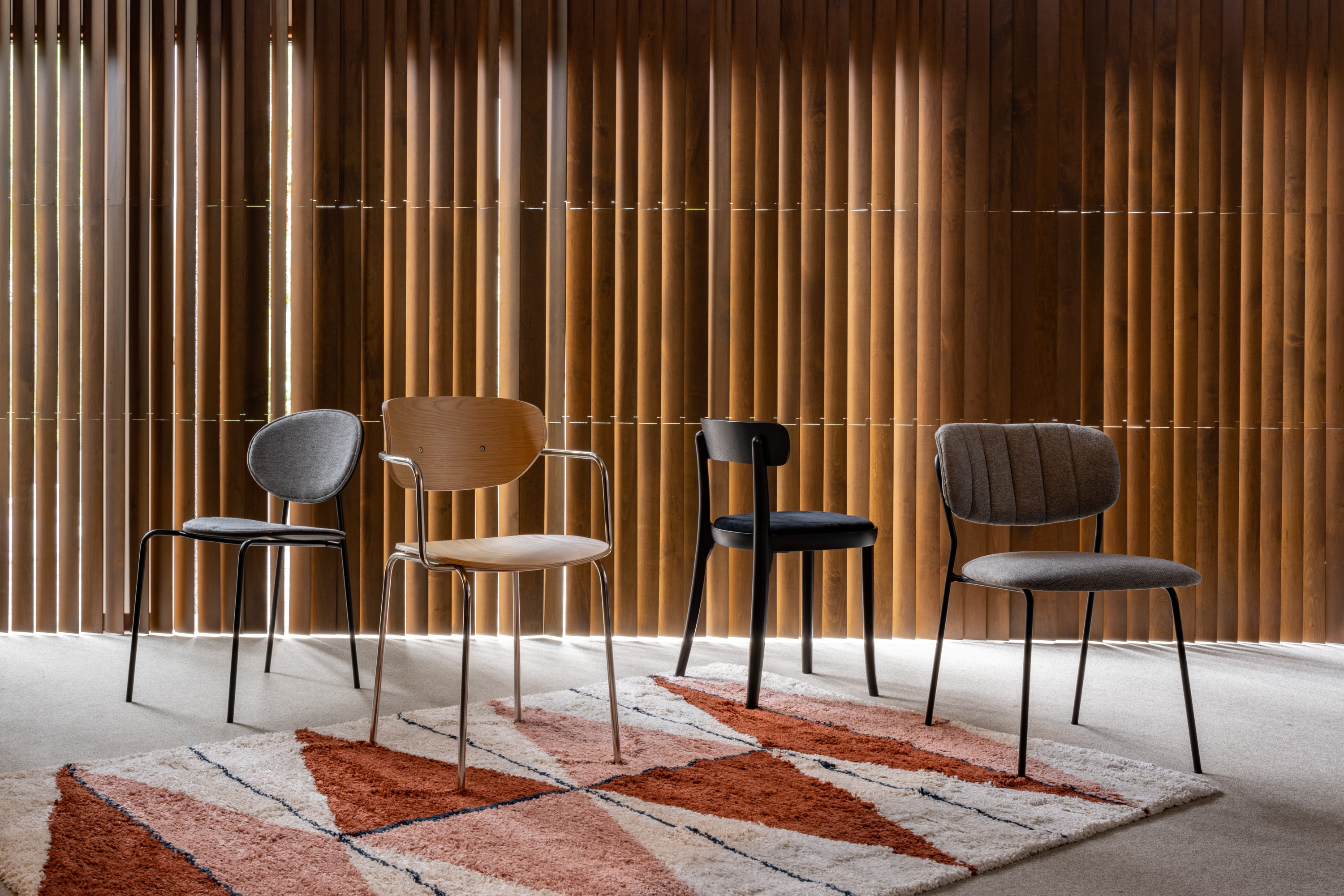 CHAIR / DESK CHAIR