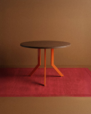 冬カラーのラグと家具