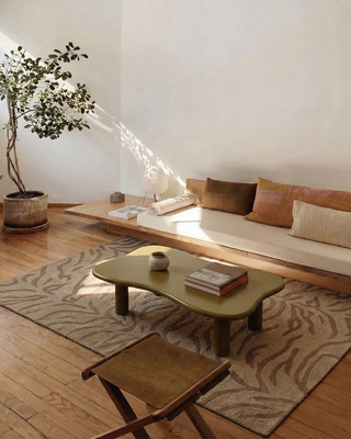 冬カラーのラグと家具