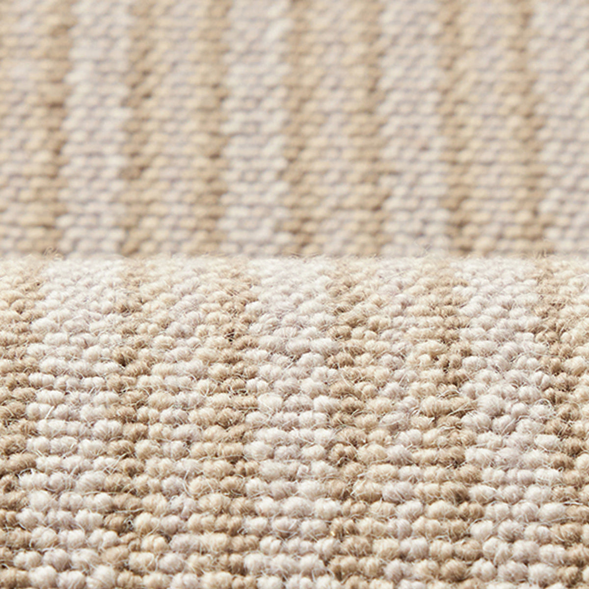 Thora ラグ 160 × 230cm（Beige） – RUGHAUS
