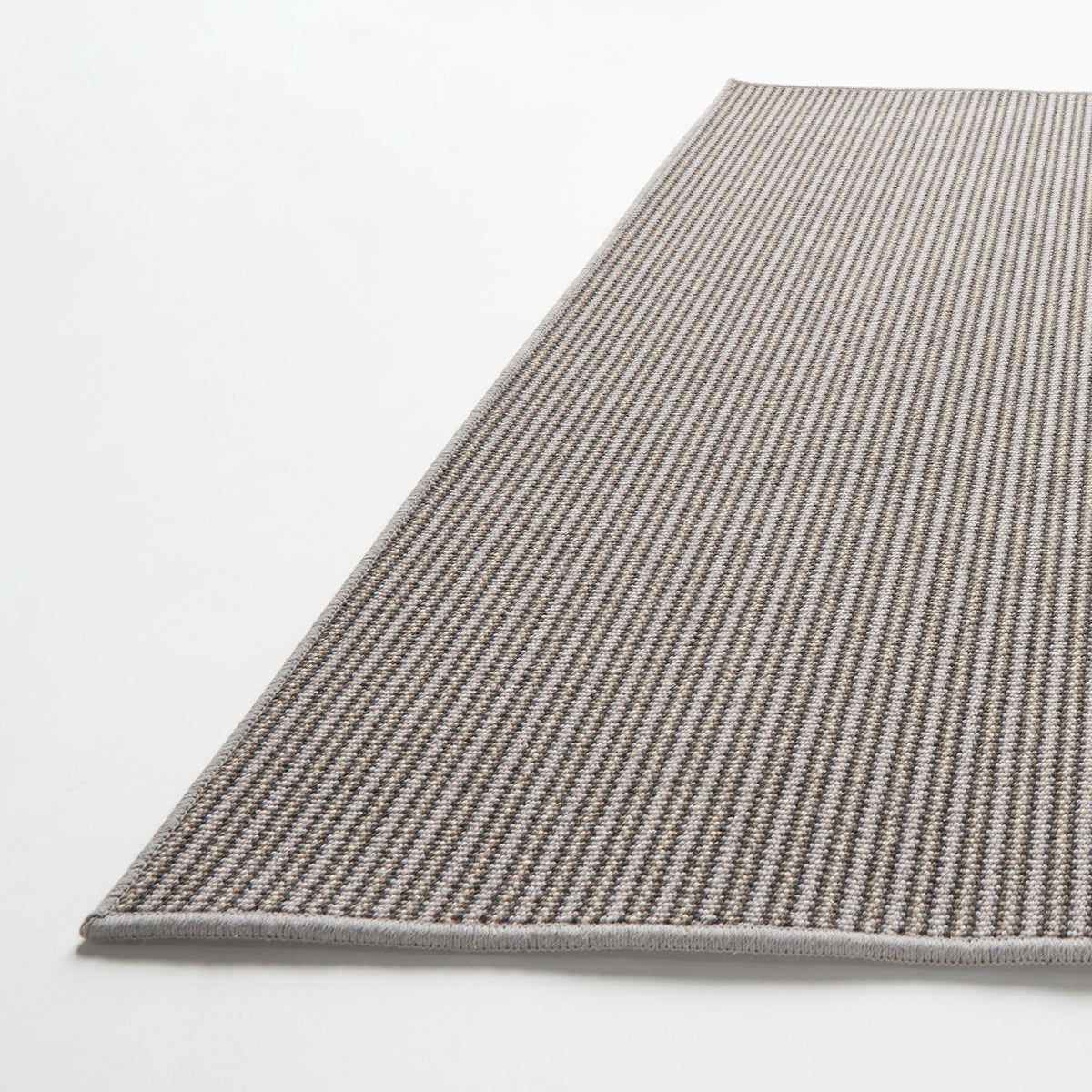Thora ラグ 160 × 230cm（Dark Gray）