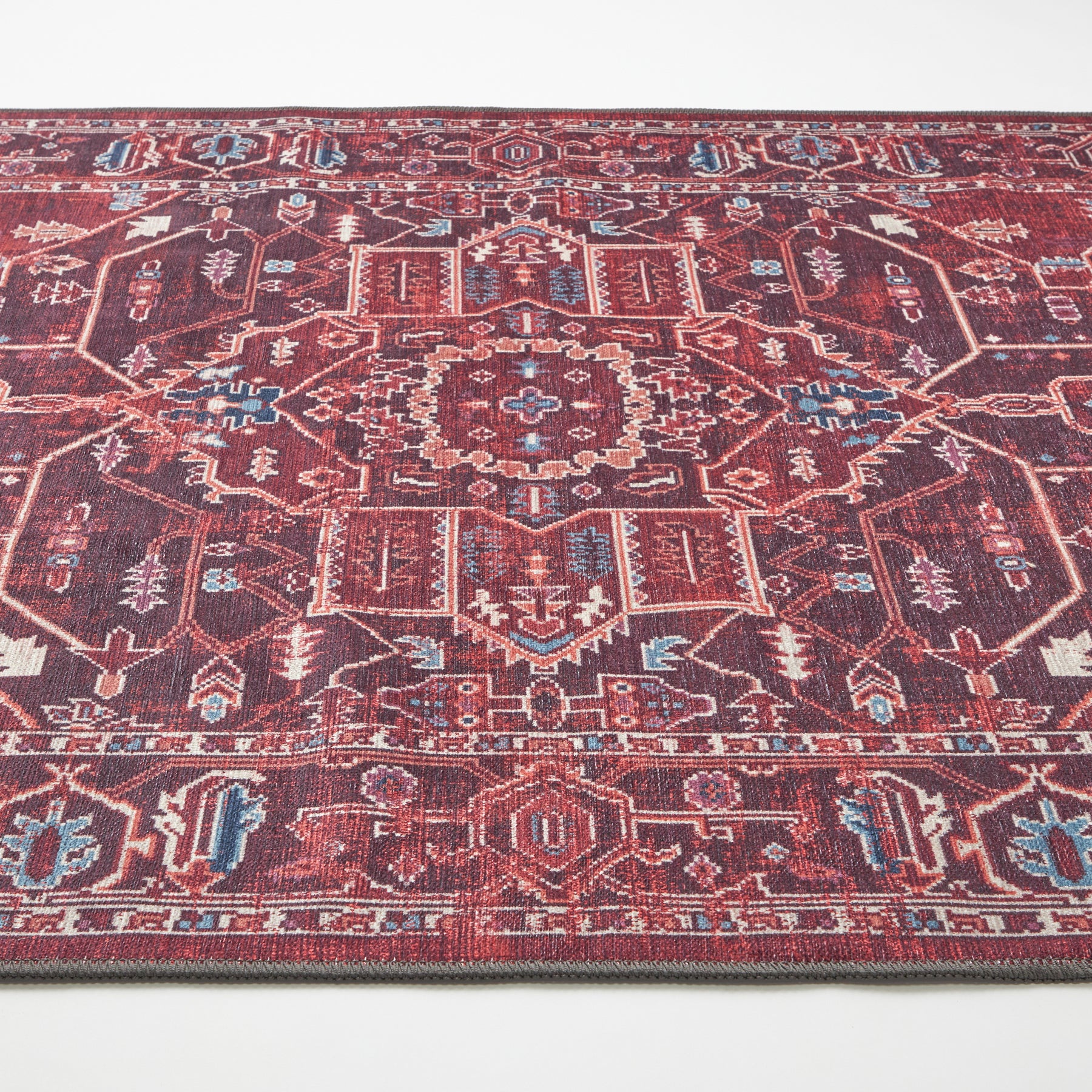 Solanio ラグ 160 × 230cm – RUGHAUS