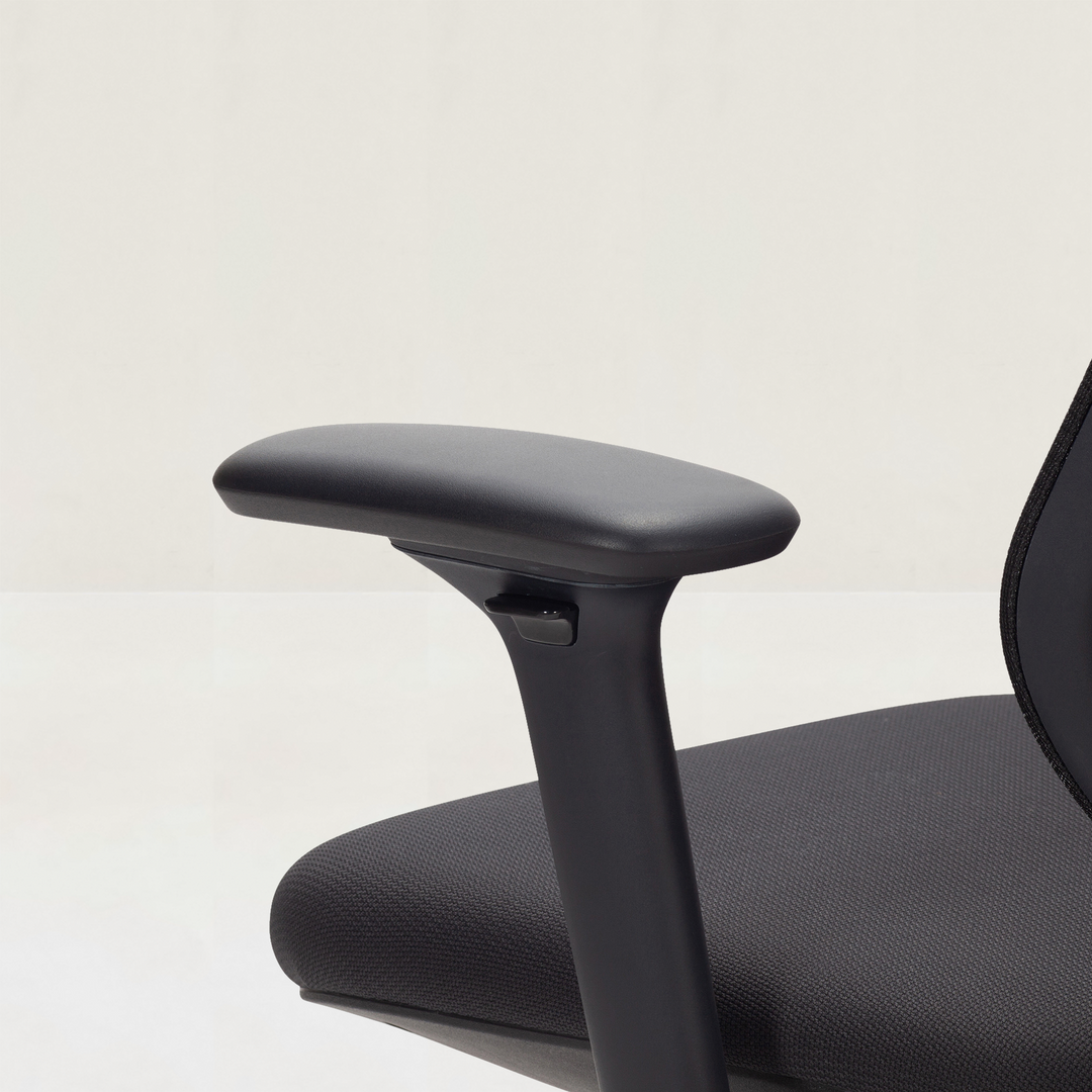 PLUME CHAIR