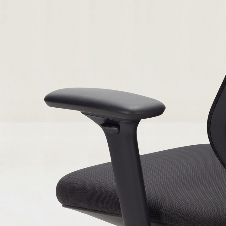 PLUME CHAIR