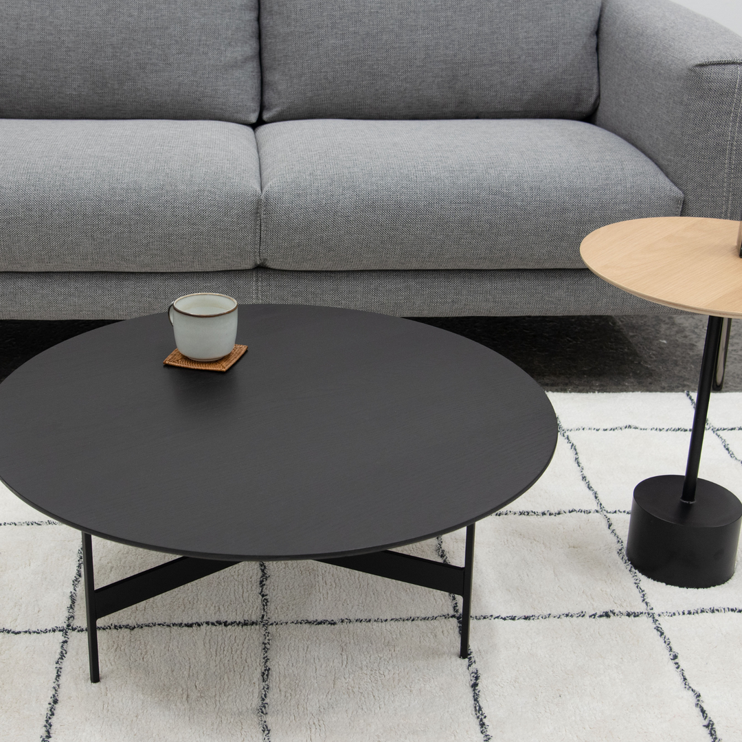 Line Round Table