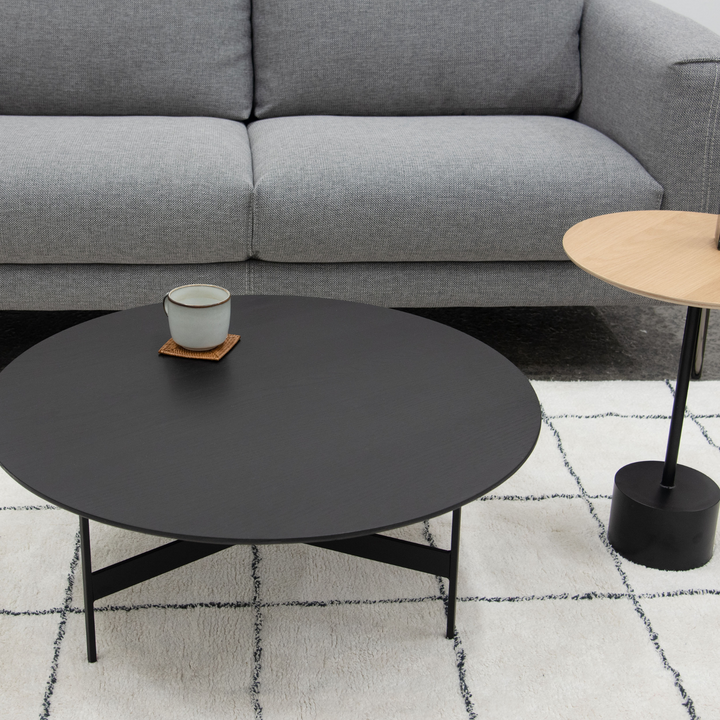 Line Round Table