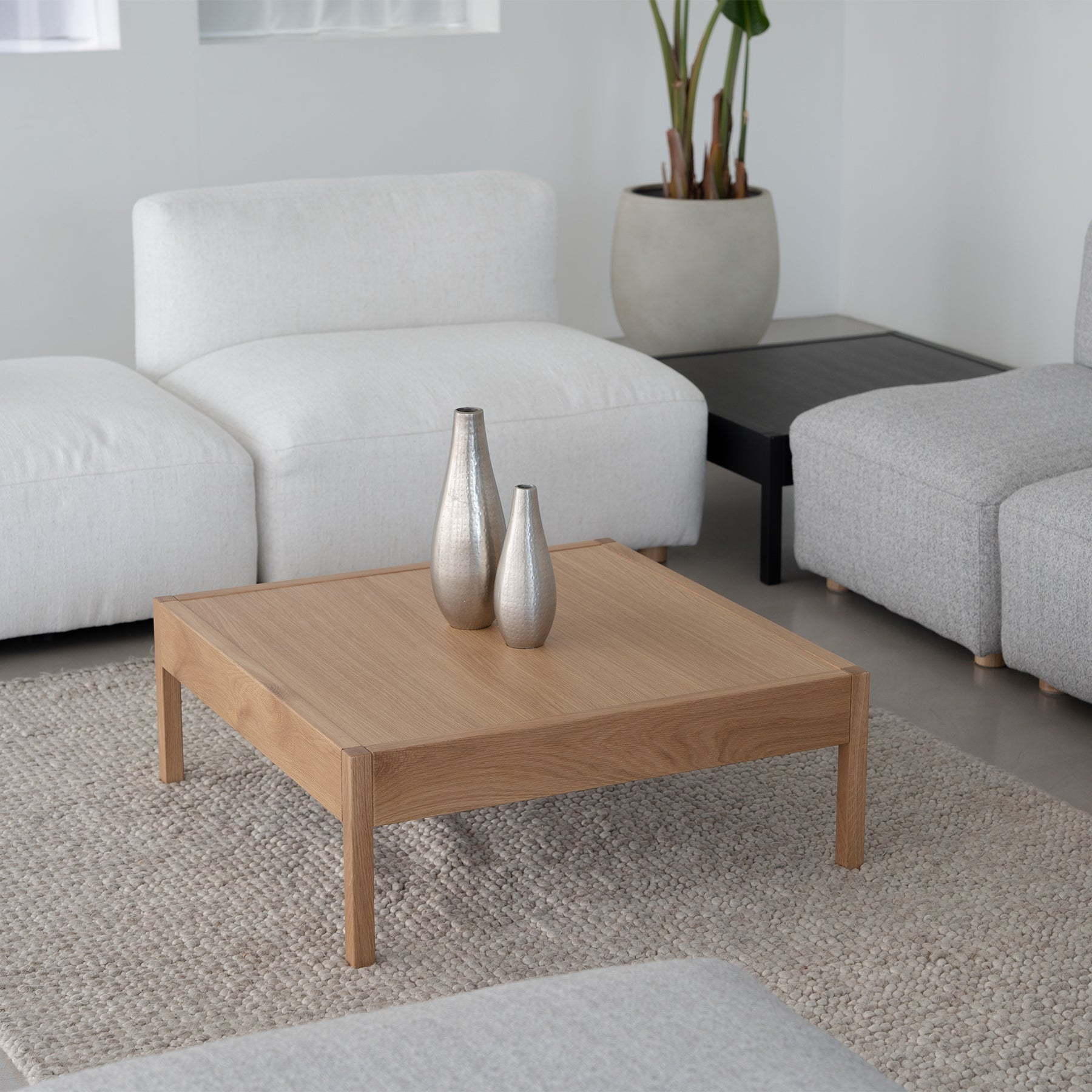 高さ可変式 センターローテーブル – RUGHAUS