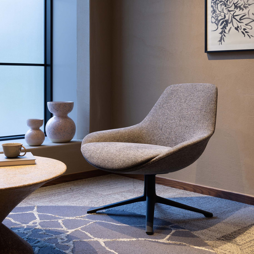 LILIE SWIVEL CHAIR