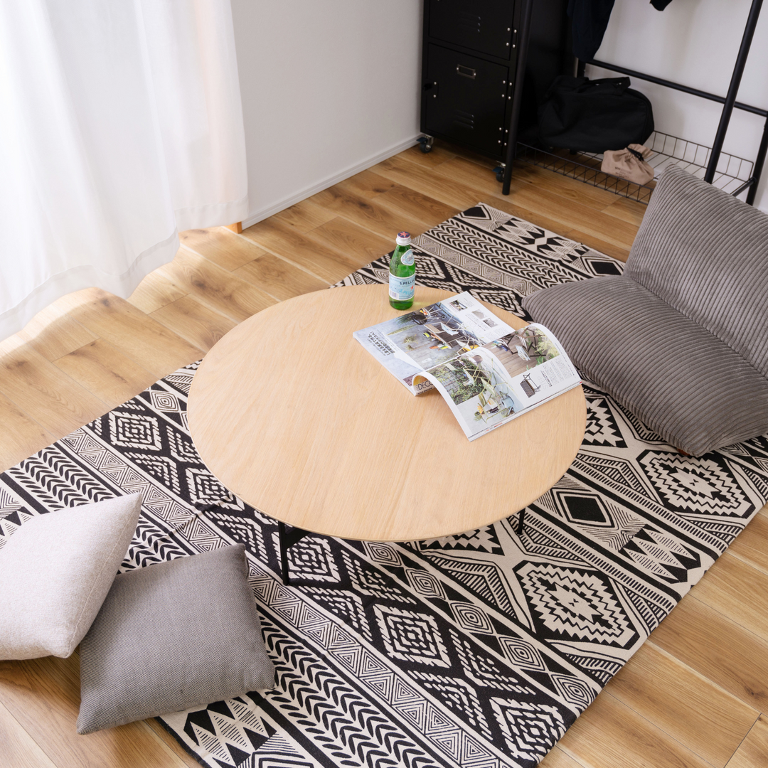 Line Round Table