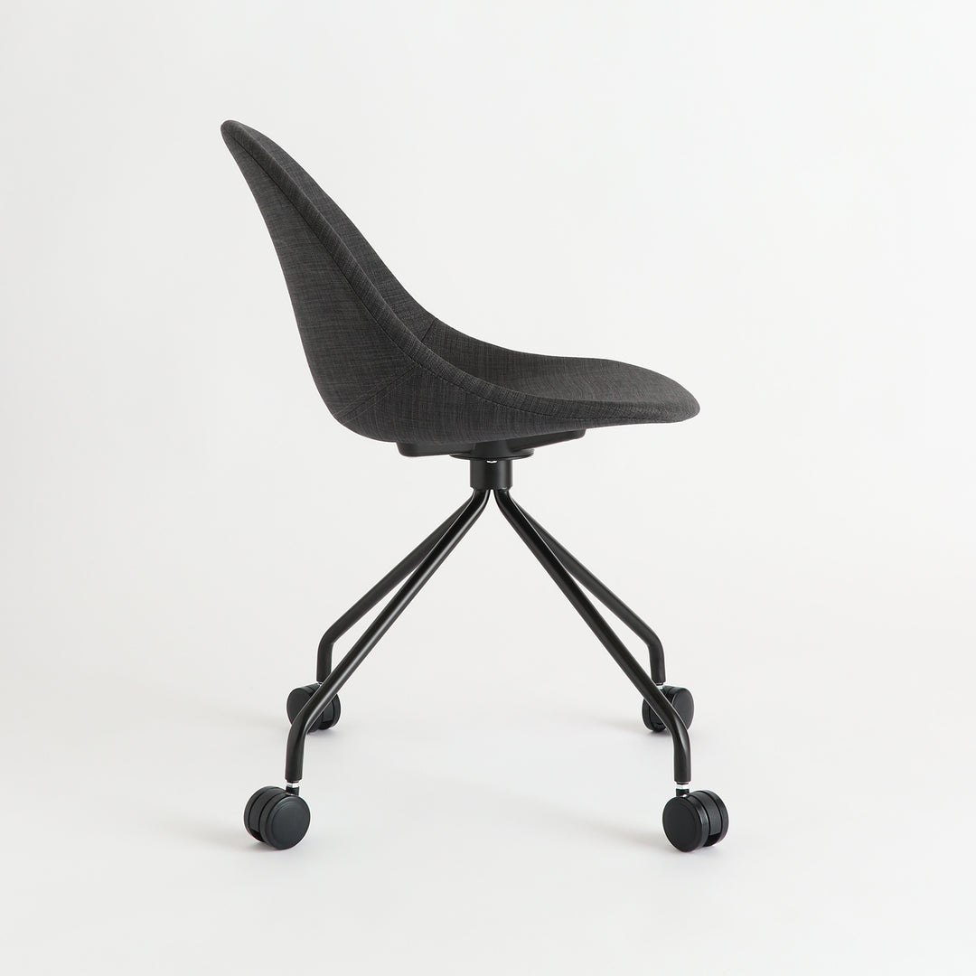 Kanoa Caster Chair / Dark Grey