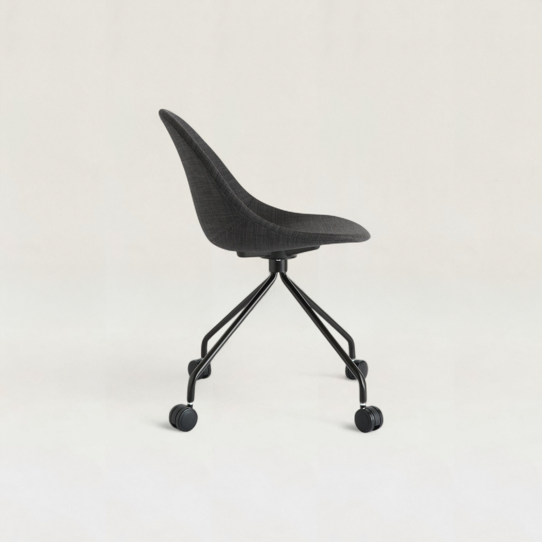 Kanoa Caster Chair / Dark Grey