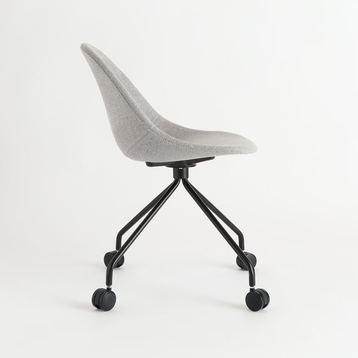 Kanoa Caster Chair / Light Grey