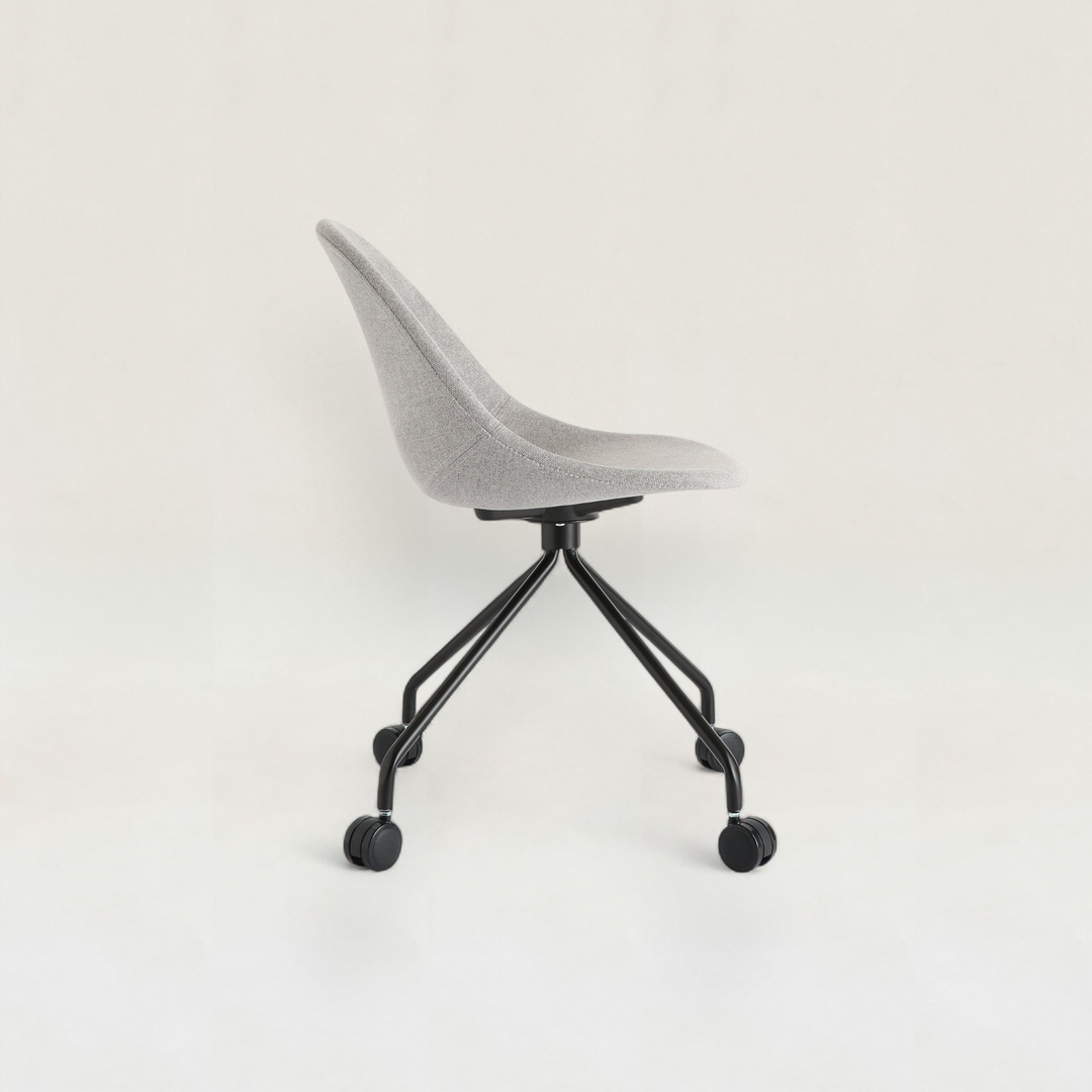 Kanoa Caster Chair / Light Grey