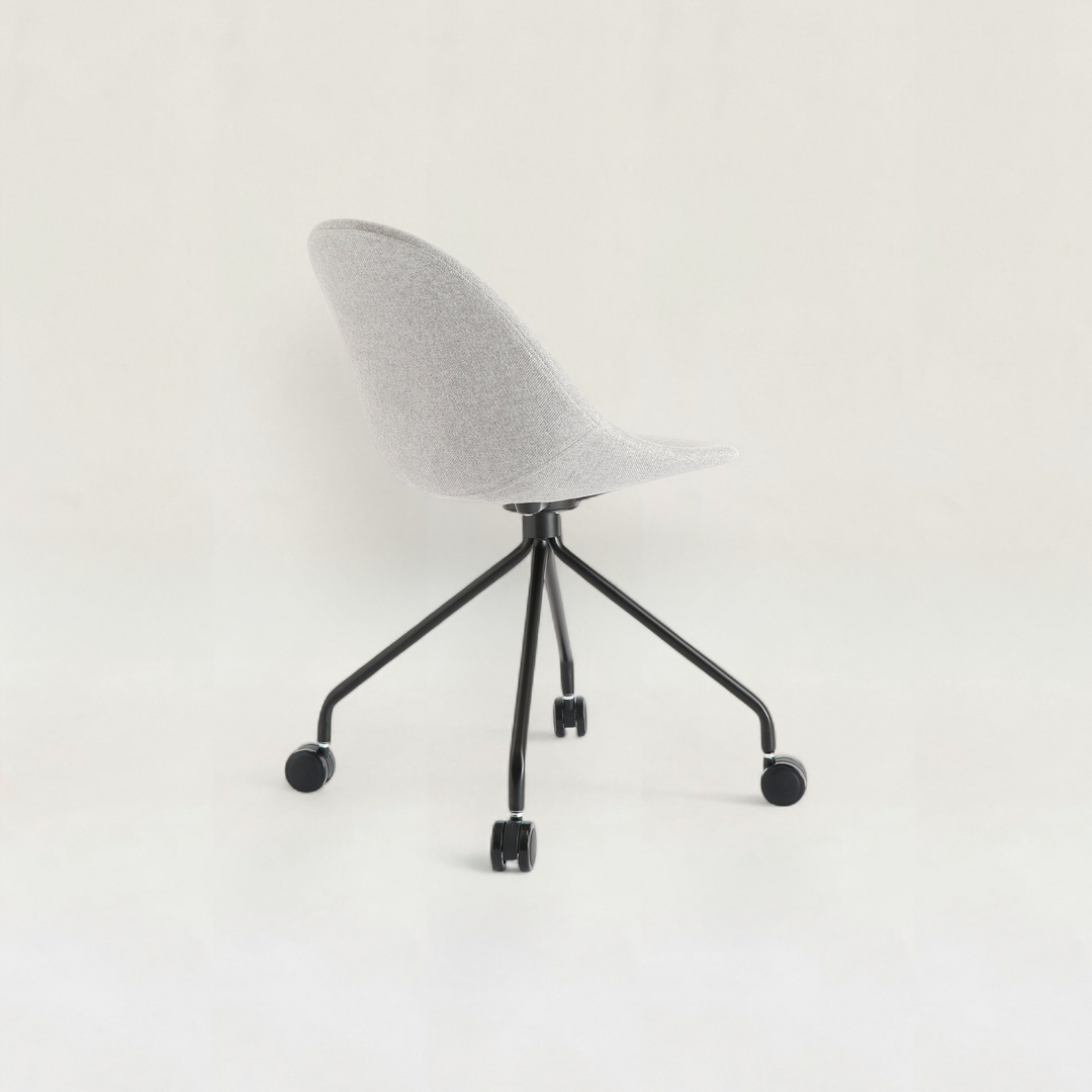 Kanoa Caster Chair / Light Grey