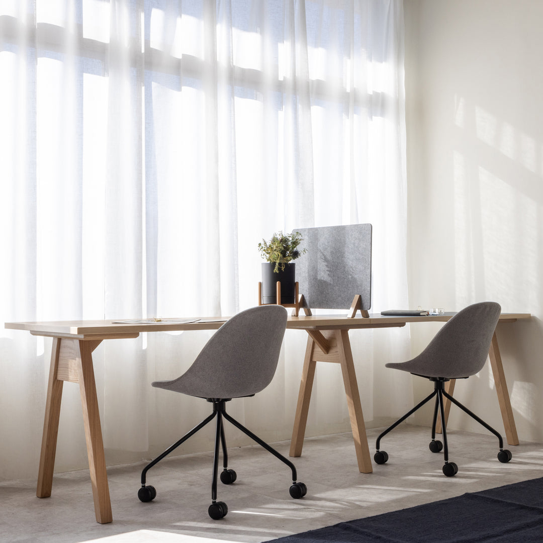 Kanoa Caster Chair / Light Grey