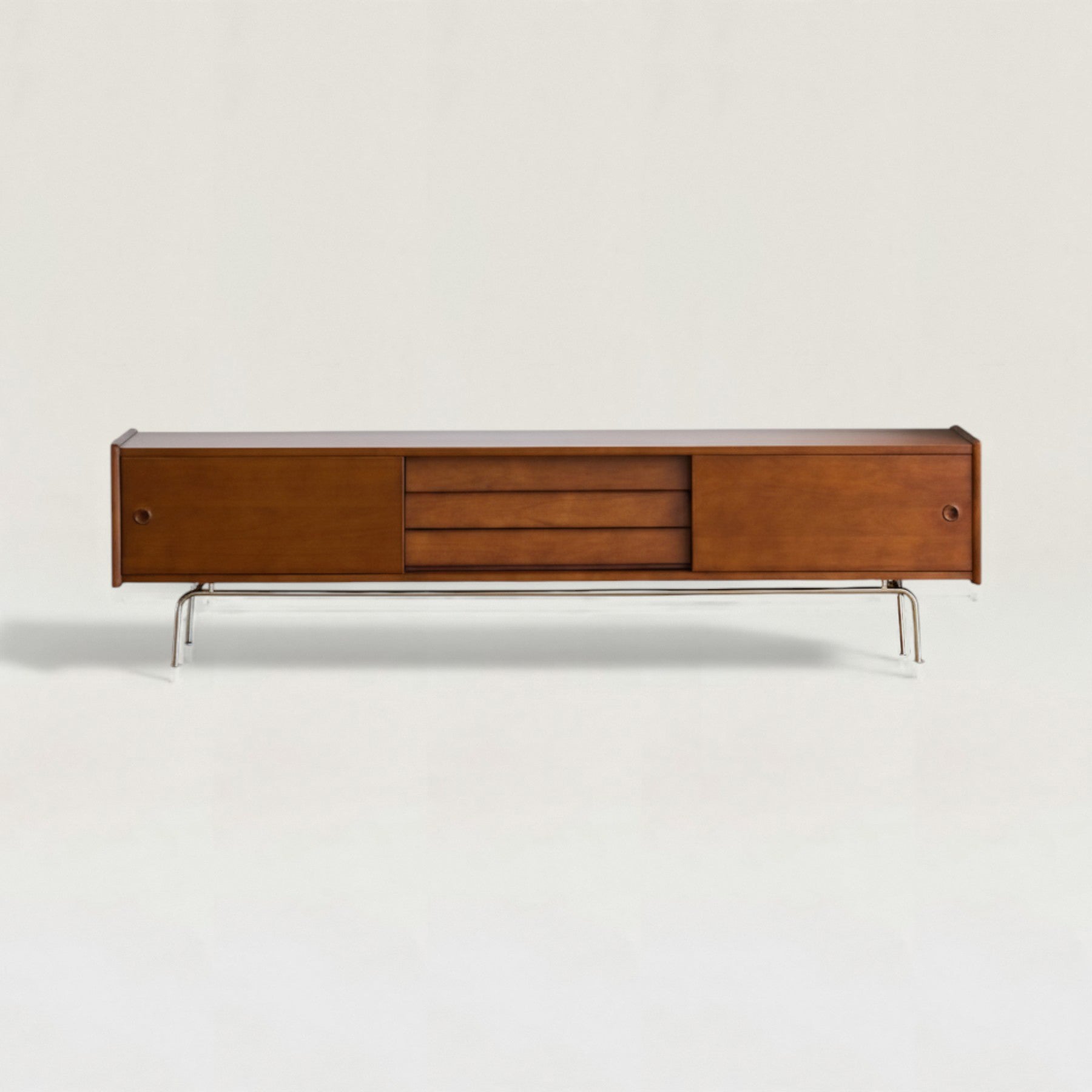 静かに整う クラシック木製ローボード – RUGHAUS