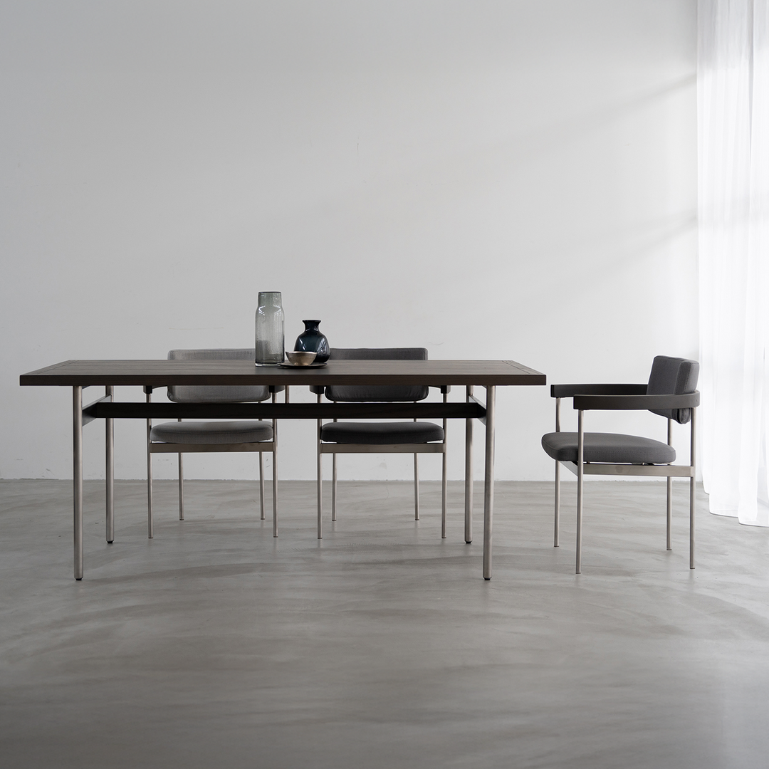 Dining Table Kyst