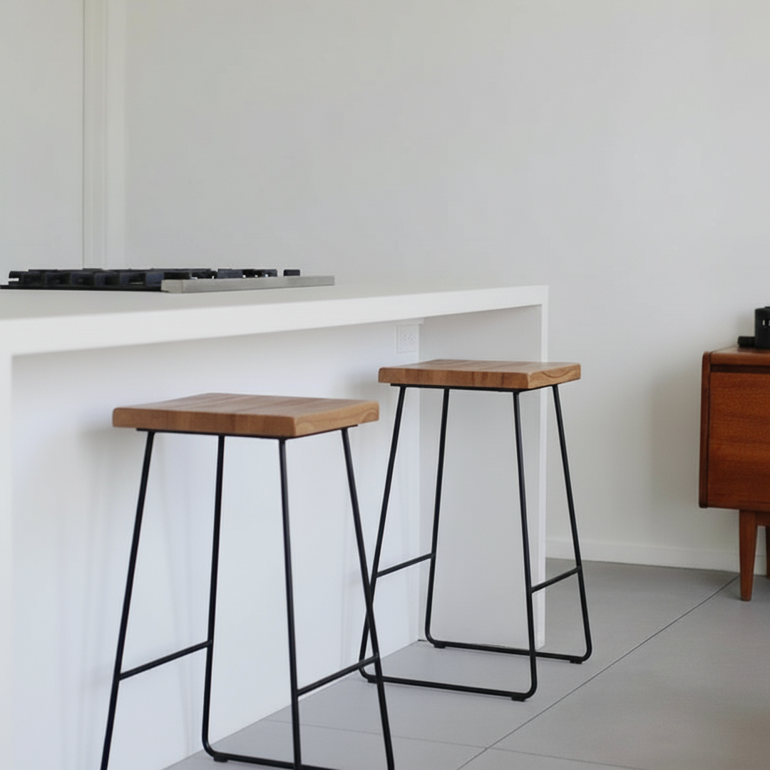 Dalee High Stool / Natural