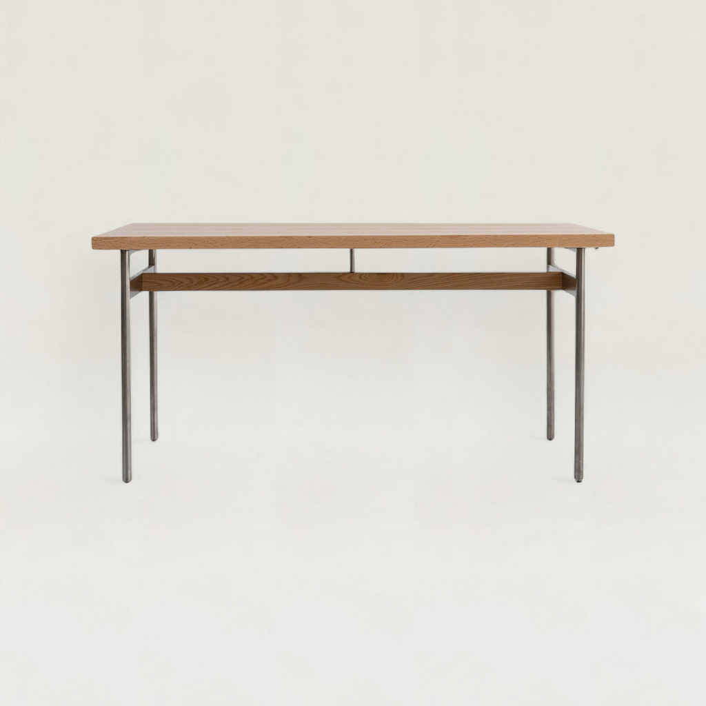 洗練を添えるシンプルダイニングテーブル – RUGHAUS
