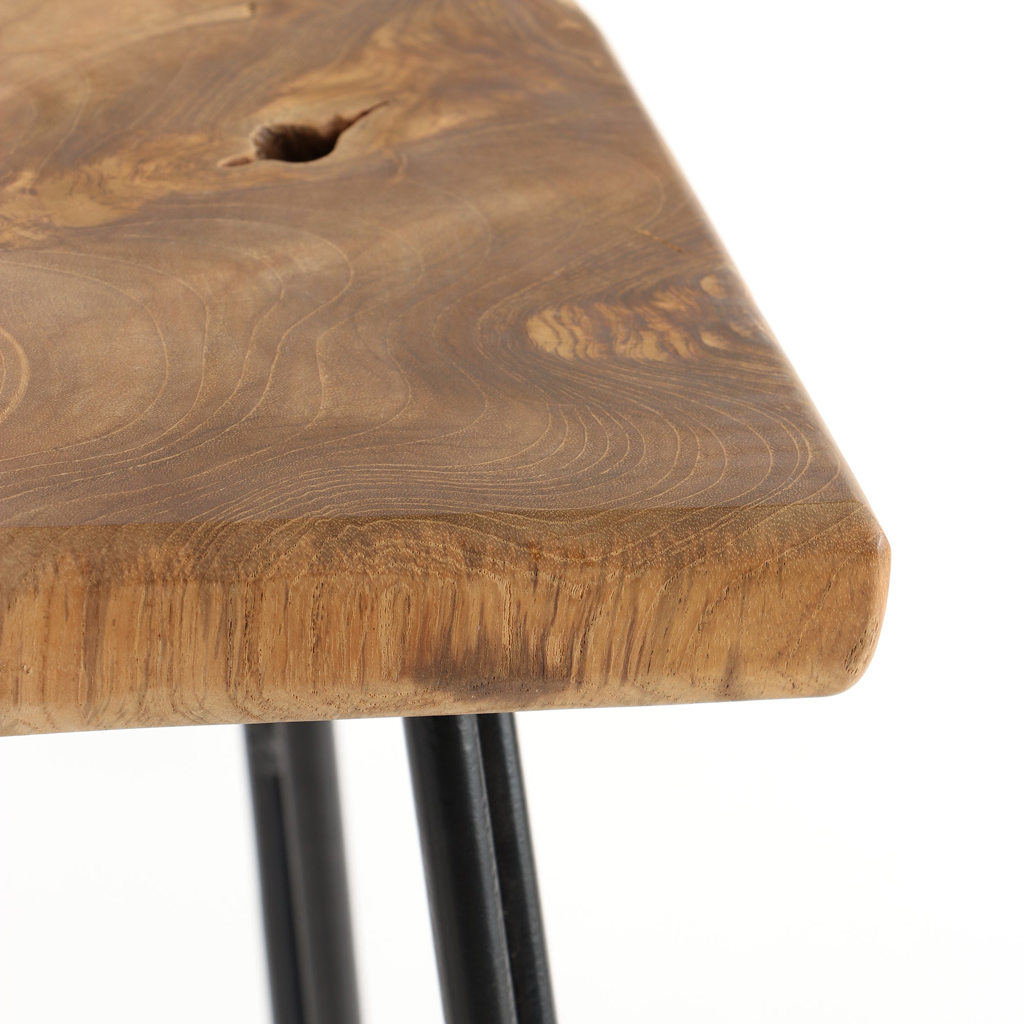 シンプルなスチール脚 木座面ハイスツール – RUGHAUS
