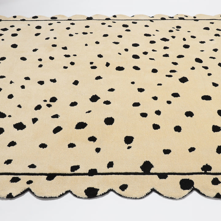 NKNITサイトにて先行受注<br>Scallop ラグ - Dalmatian -
