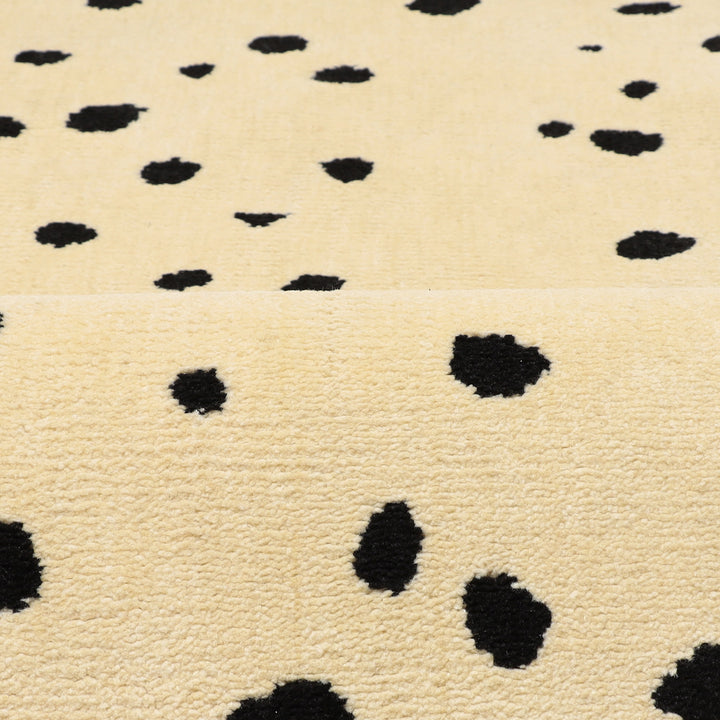 NKNITサイトにて先行受注<br>Scallop ラグ - Dalmatian -