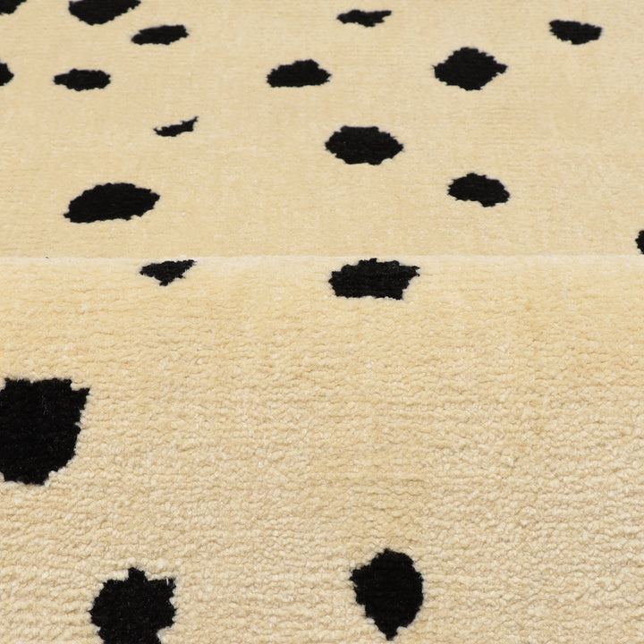 NKNITサイトにて先行受注<br>Scallop ラグ - Dalmatian -