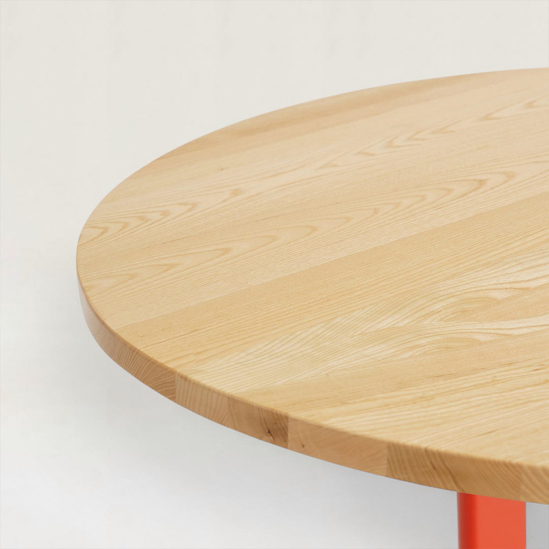 Standard Round Table -M-