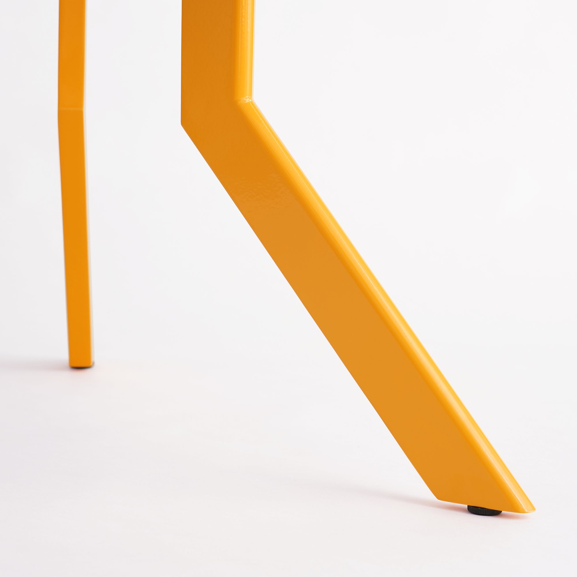 【RUGHAUS】Standard Round Table - 3人掛け Standard Round Table - 3人掛け – RUGHAUS