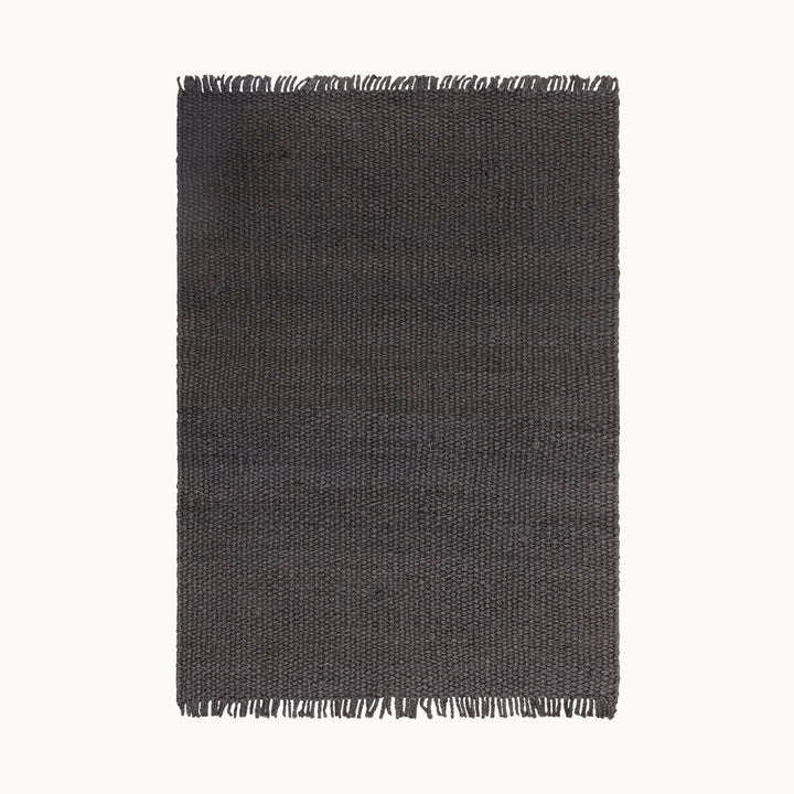 160x230cmサイズのシックなチャコールの色合いとざっくりとしたナチュラルな風合いが素敵なRUGHAUSの手織りリバーシブル仕様天然エコ素材ジュート製ラグ