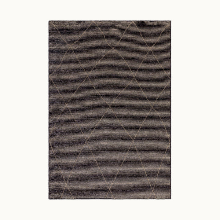 160x230cmサイズのチャコールカラーとトープ、グレーの色合いがシックな、ジュートのナチュラル感 × シェニールヤーンのラグジュアリー感が調和した、RUGHAUSのジュート × シェニールポリエステル製ベニワレンスタイルのナチュラルラグ