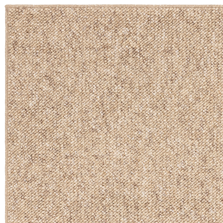 サンドベージュの落ち着きあるオーガニック感がステキな、スペースダイで染色したポリエステルのRUGHAUSのベルギー製シンプルモダンラグの素材感がわかるクロースアップ