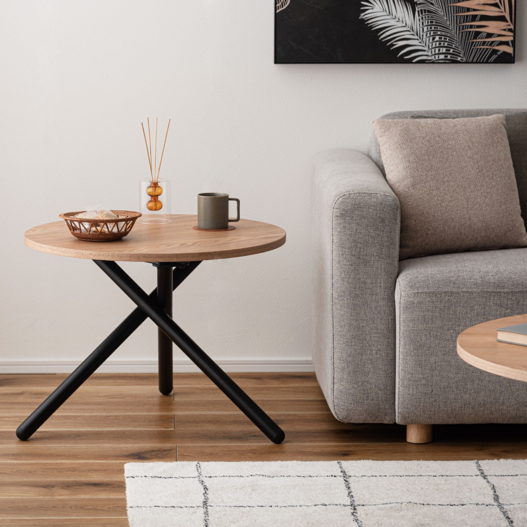 クロス脚が映える ラウンドテーブル