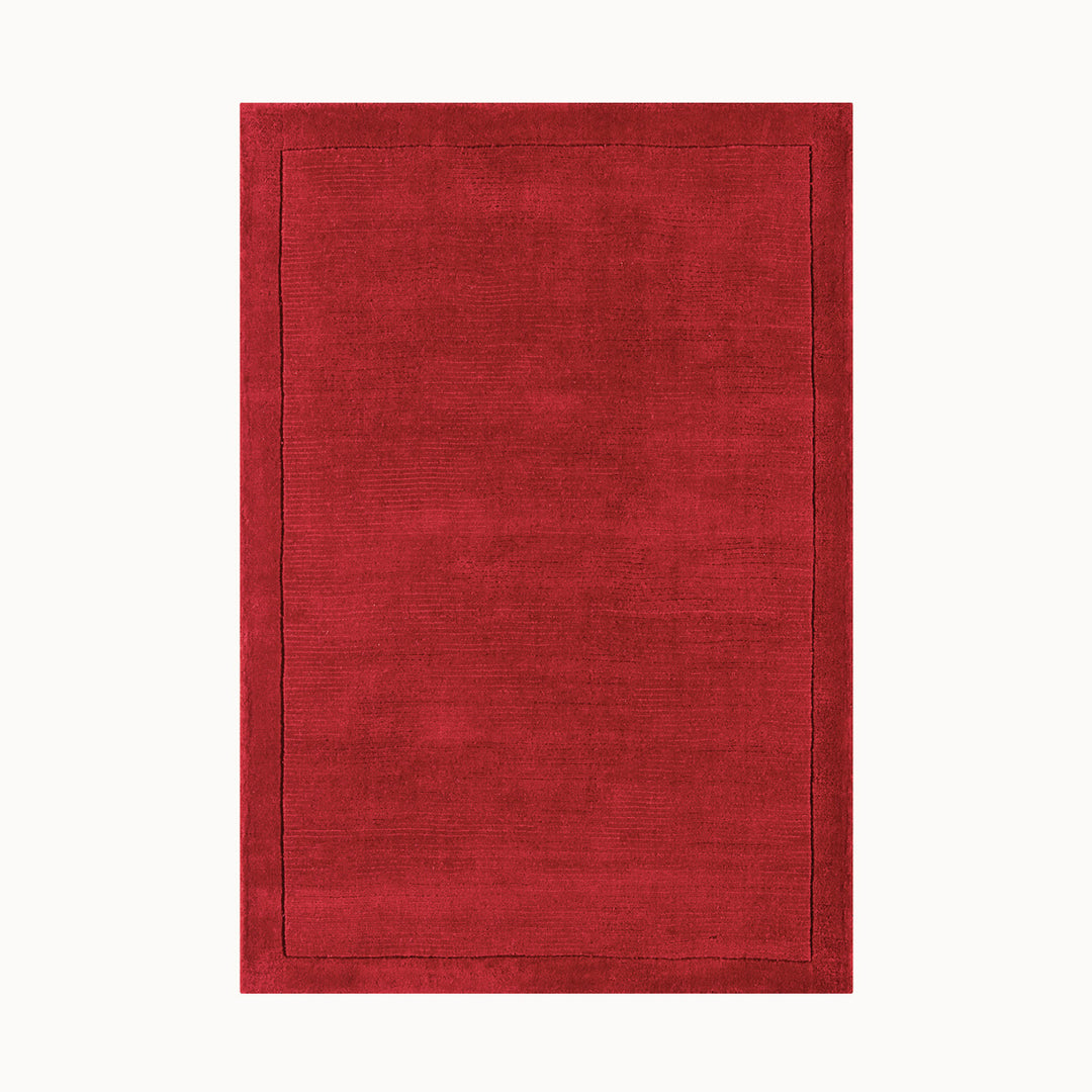 160x230cmサイズの、華やかな印象を与える深みのある落ち着いた赤色（ポピーレッド）の、サステナブルな天然素材ウール（羊毛）100％製RUGHAUSのふんわりシンプル手織りラグ