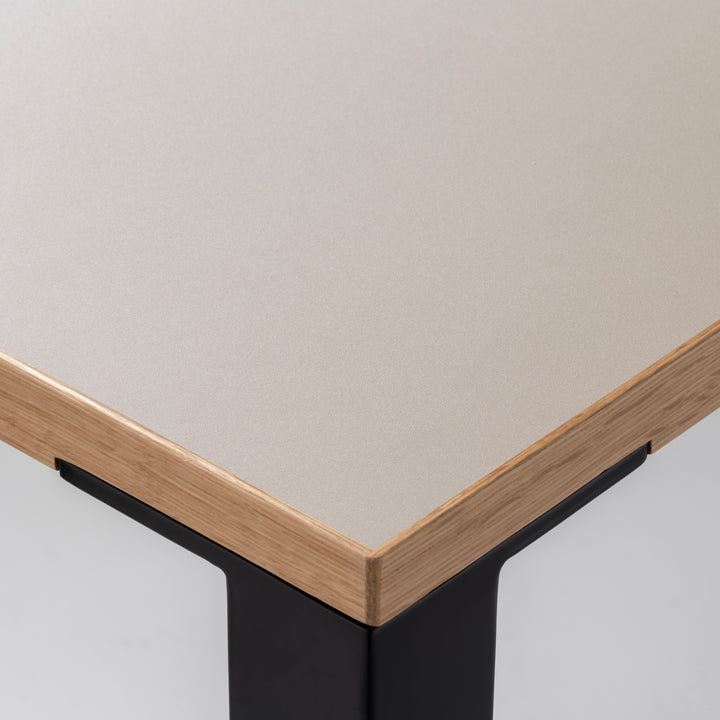 Minimal Color Desk