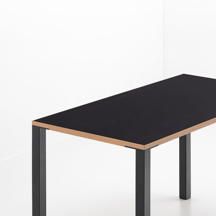 Minimal Color Desk