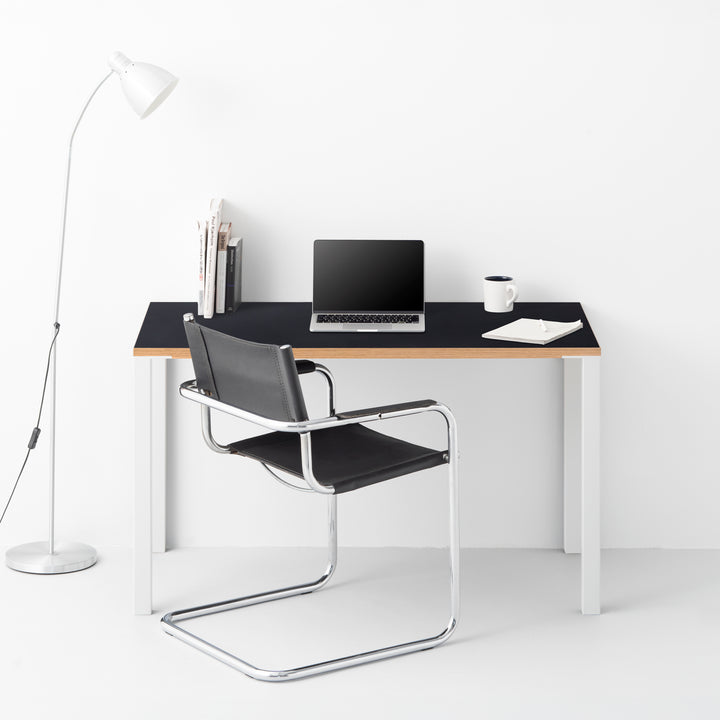 Minimal Color Desk