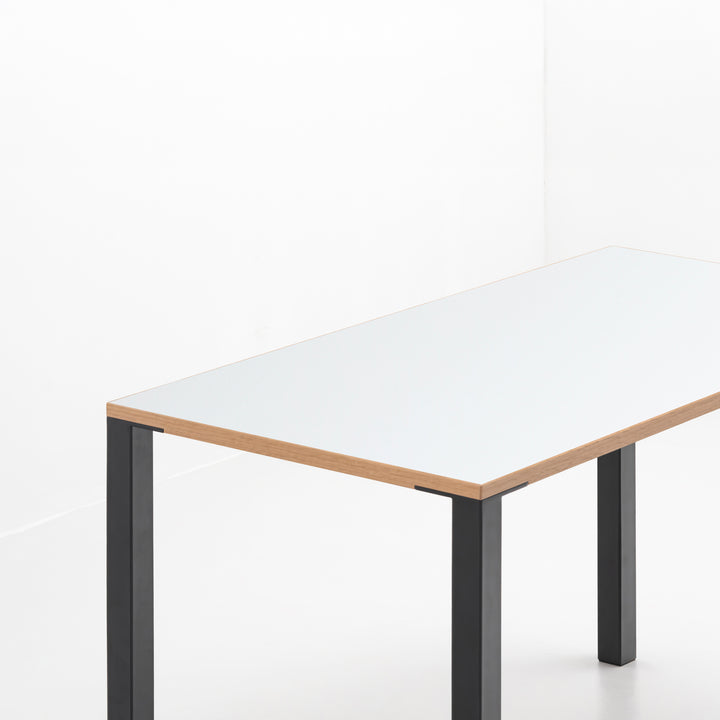Minimal Color Desk