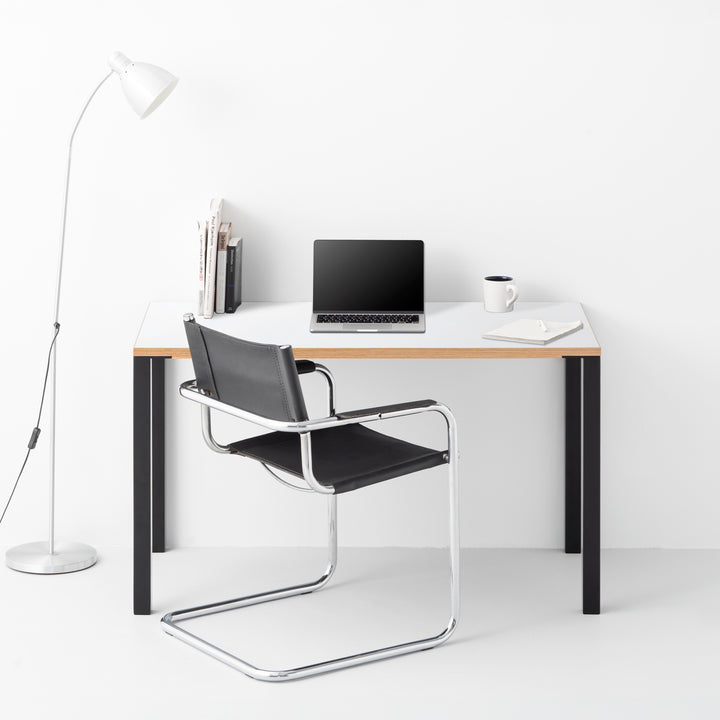 Minimal Color Desk
