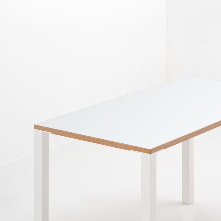 Minimal Color Desk