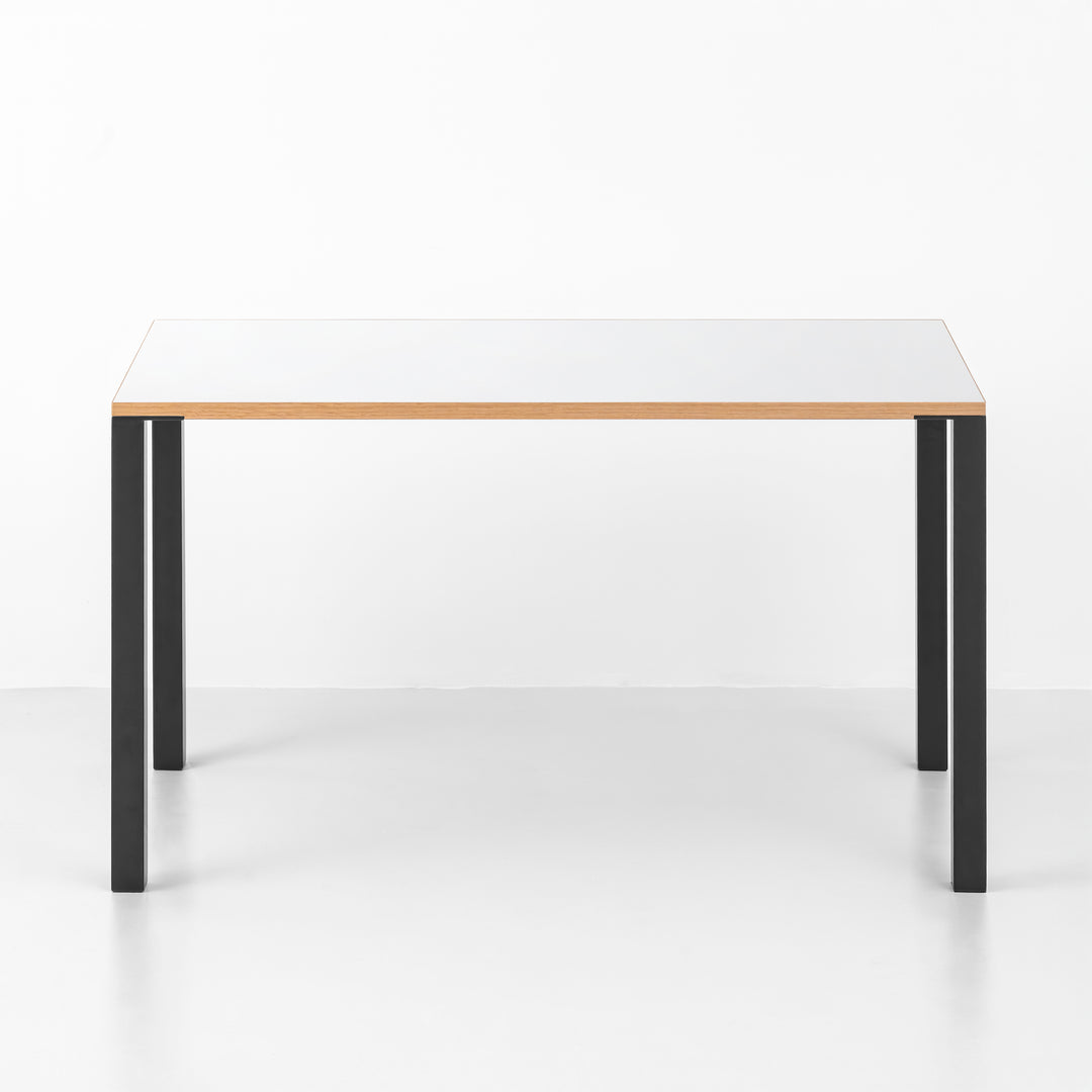 Minimal Color Desk