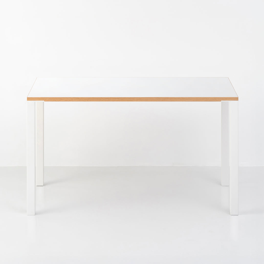 Minimal Color Desk
