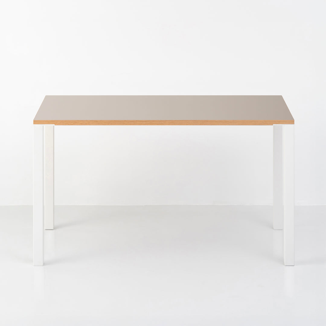 Minimal Color Desk