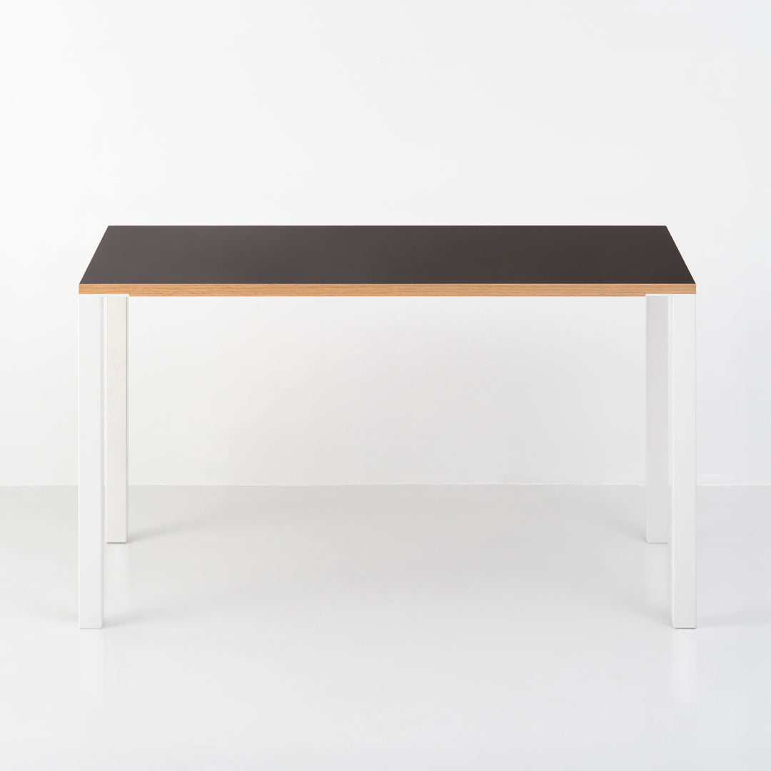 Minimal Color Desk