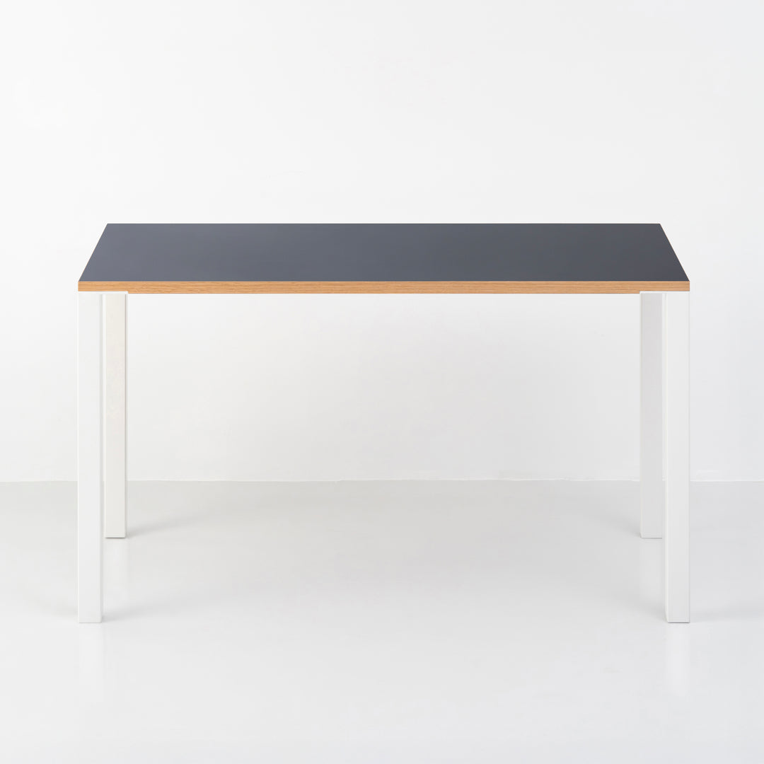 Minimal Color Desk