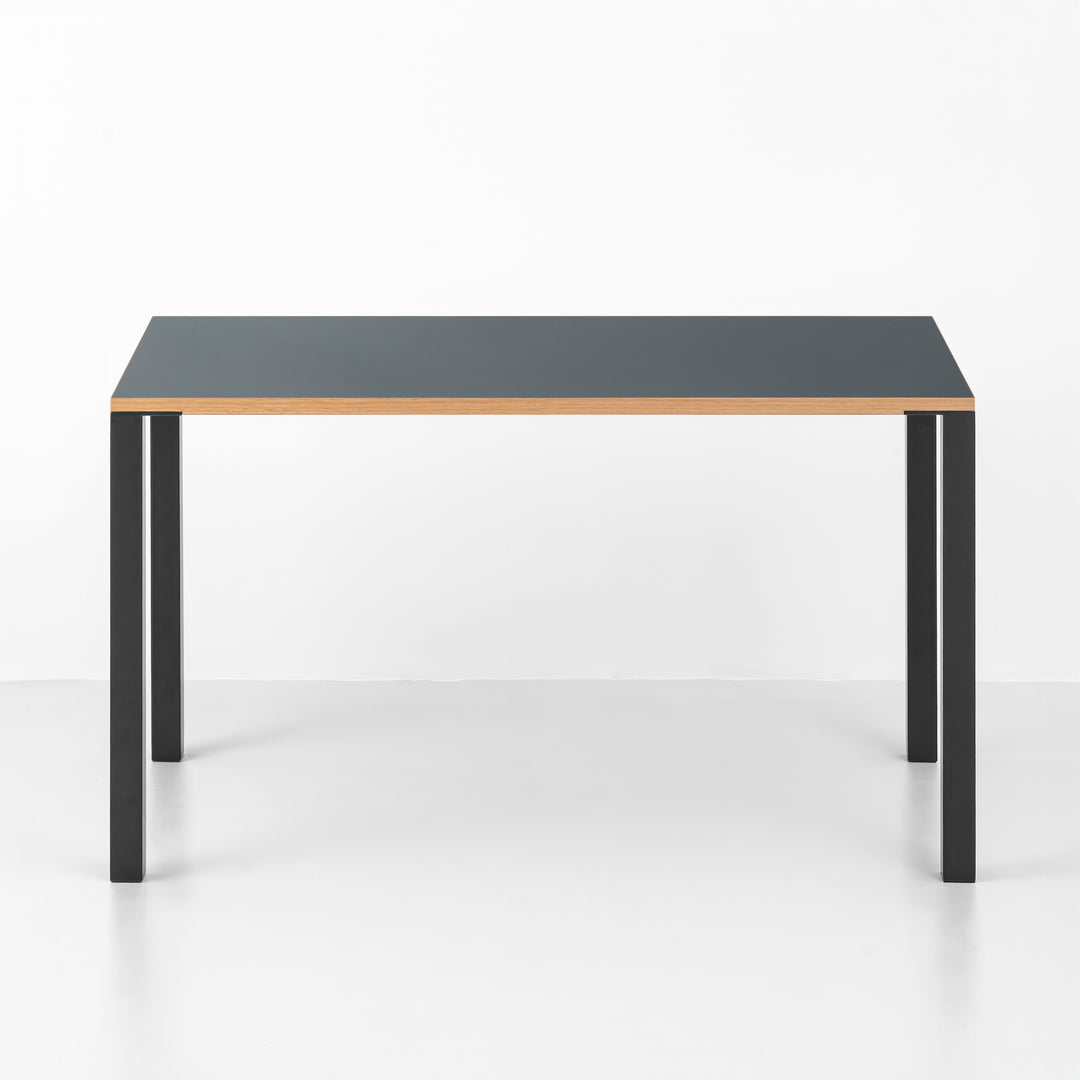 Minimal Color Desk