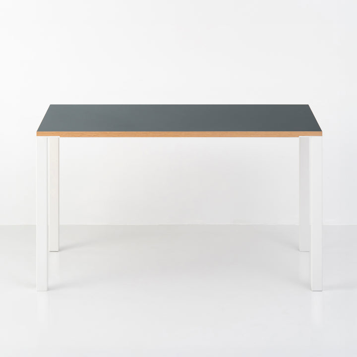 Minimal Color Desk