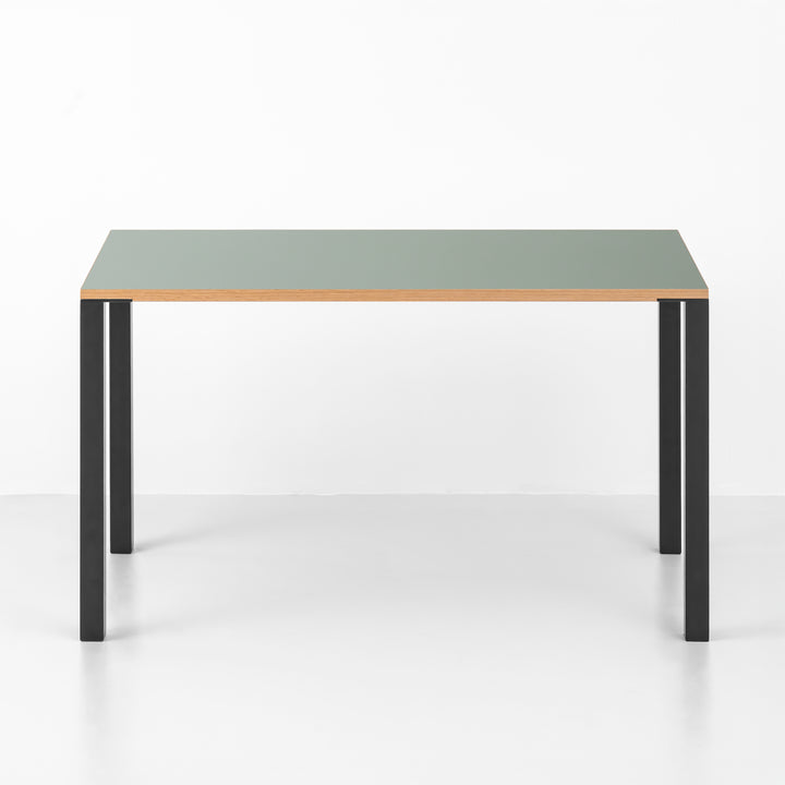 Minimal Color Desk