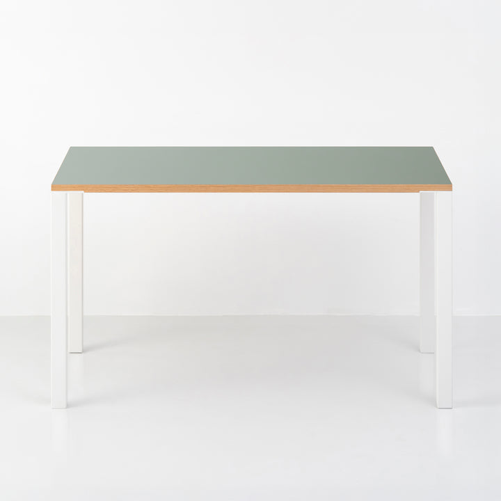 Minimal Color Desk
